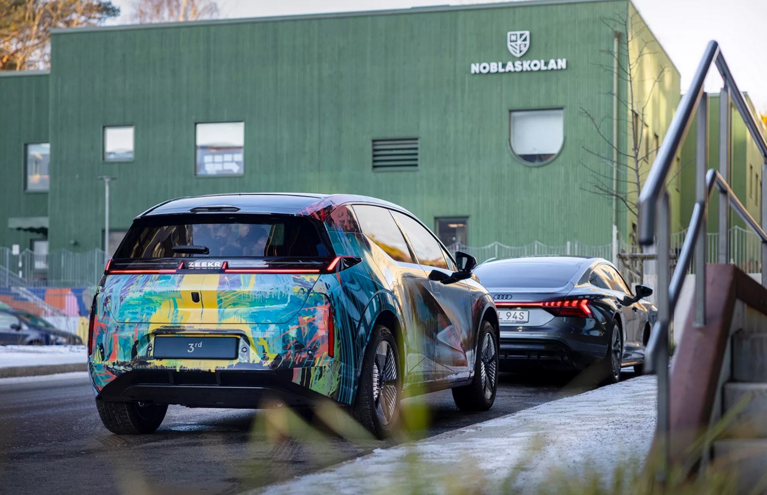 Bien que déjà vêtu de camouflage, le Zeekr 003 présente, sur ces photos, une esthétique saisissante