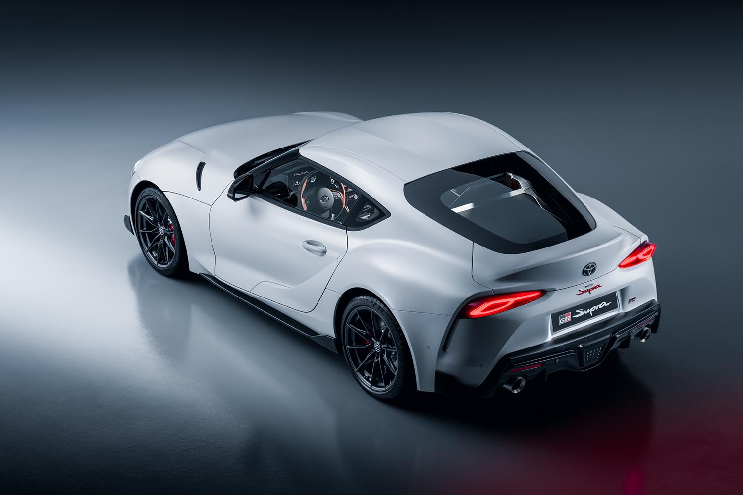 Toyota lance la Supra GRMN et renouvelle le RAV4