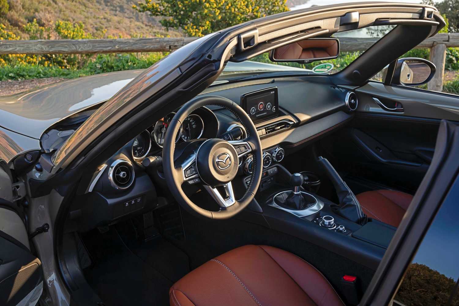 1677952805 561 Mazda MX 5 Deux editions speciales sont livrees avec la mise