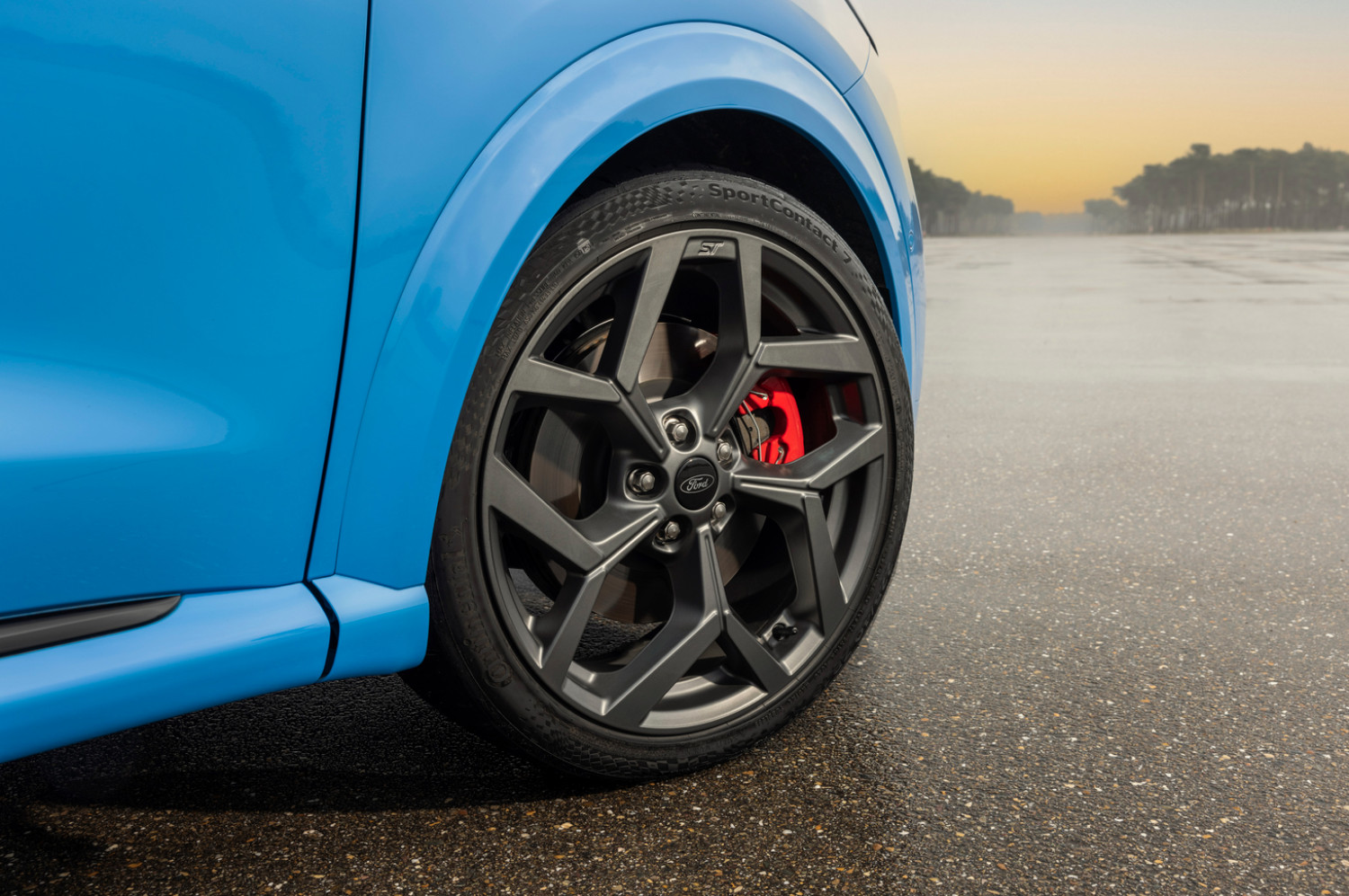 En plus des roues 19" personnalisées, le Puma ST Powershift utilise également le châssis ST le plus sportif