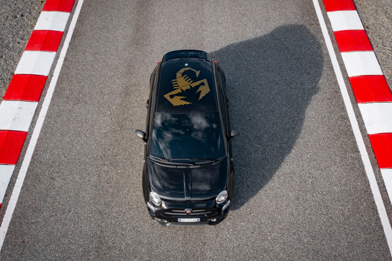 La nouvelle édition spéciale de l'Abarth 695 a une production limitée à 1368 unités