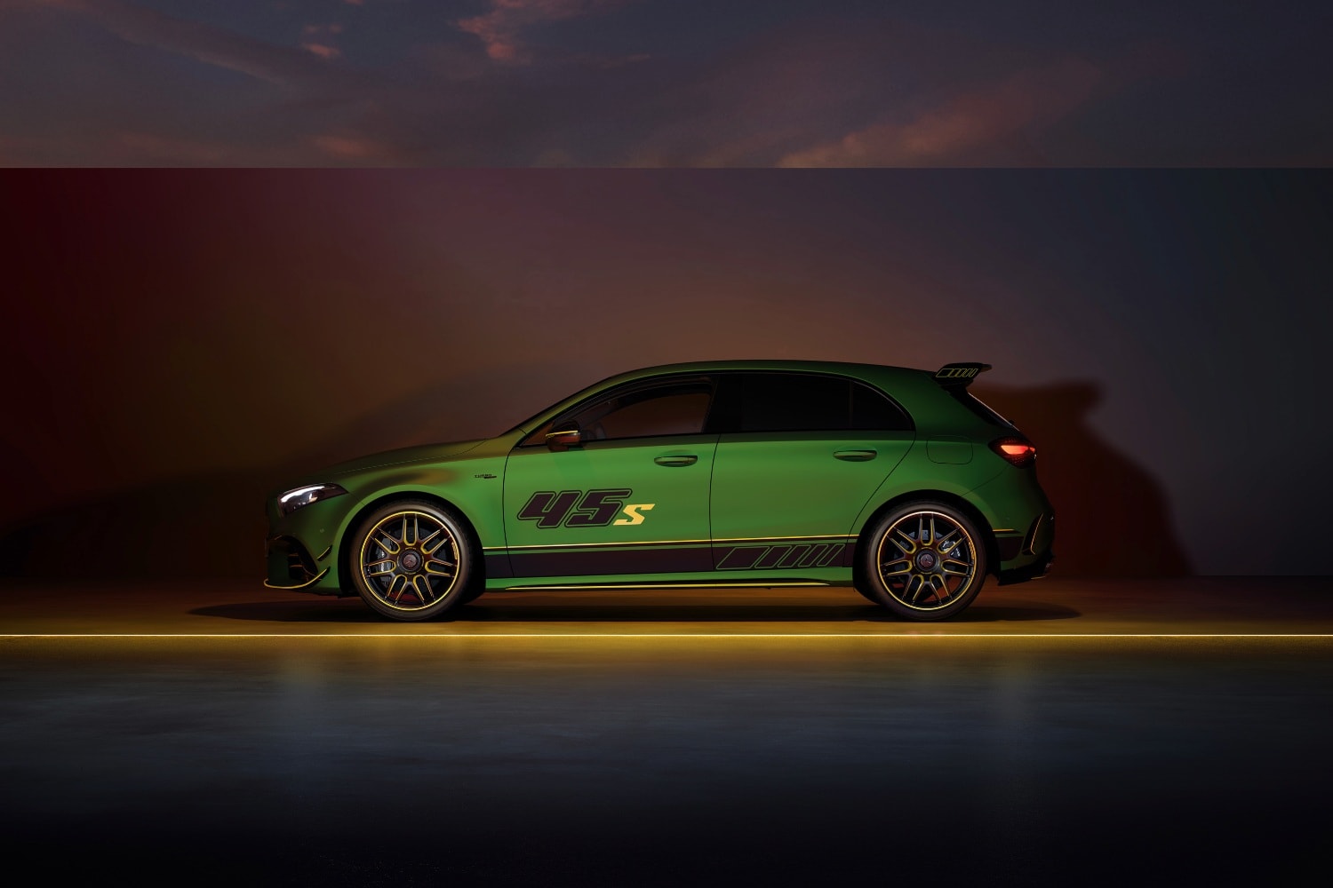 1707986404 582 Etre vu La Mercedes AMG A45 Limited Edition fait ses debuts
