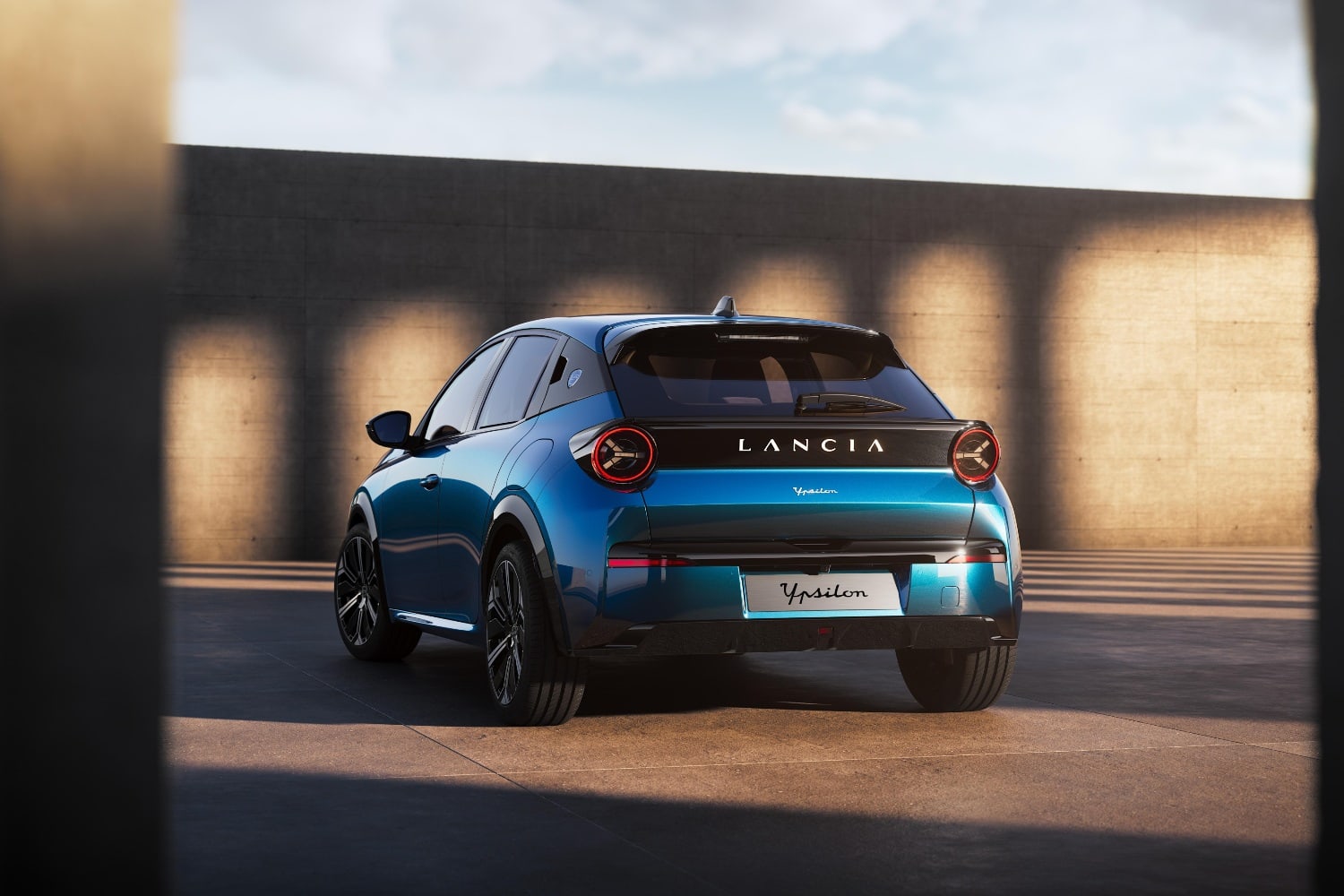 1708000804 721 Returnal en Europe Lancia presente une nouvelle Ypsilon electrique… pour