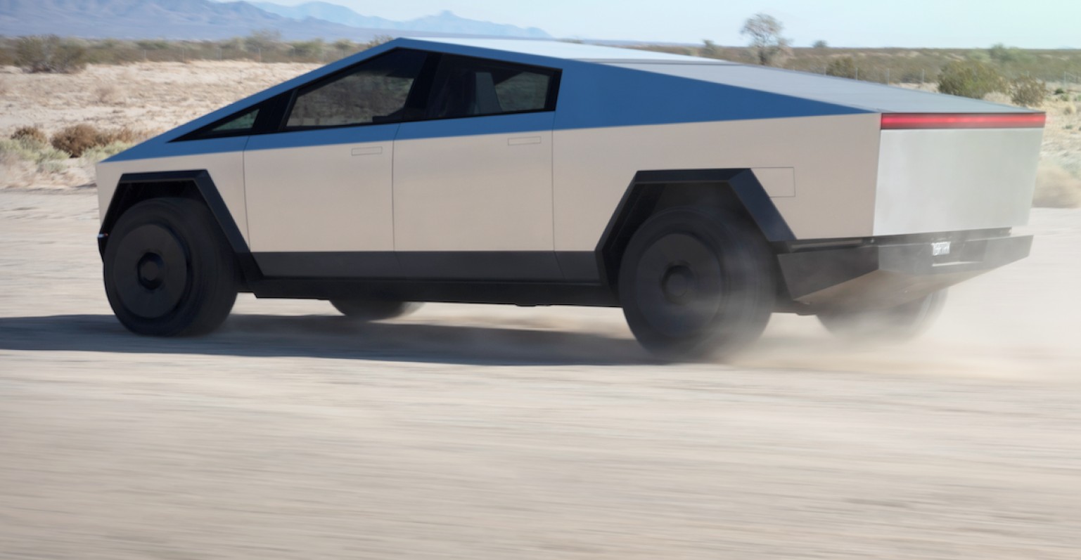 Elon Musk a même garanti que le Cybertruck serait capable de flotter ;  Après tout, il vaut mieux ne pas...