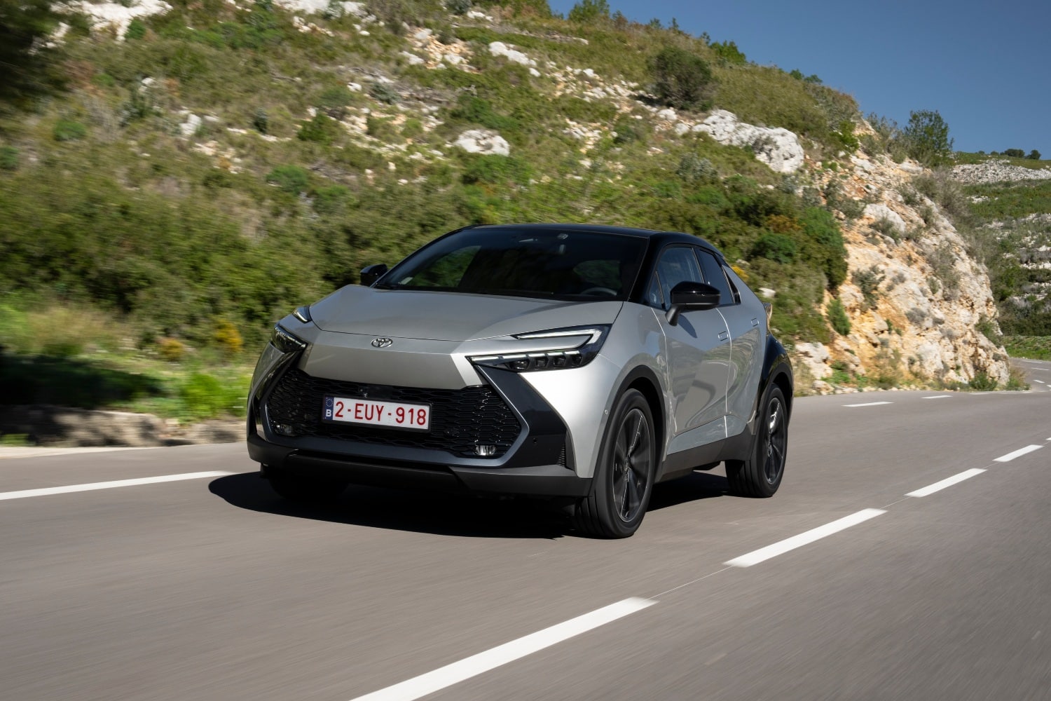 Le Toyota C-HR se renforce avec le PHEV… et 66 km d'autonomie Bien qu'offrant trois niveaux d'action, le système de régénération du Toyota C-HR PHEV souffre du fait qu'il ne peut être actionné que lorsque le véhicule est à l'arrêt.