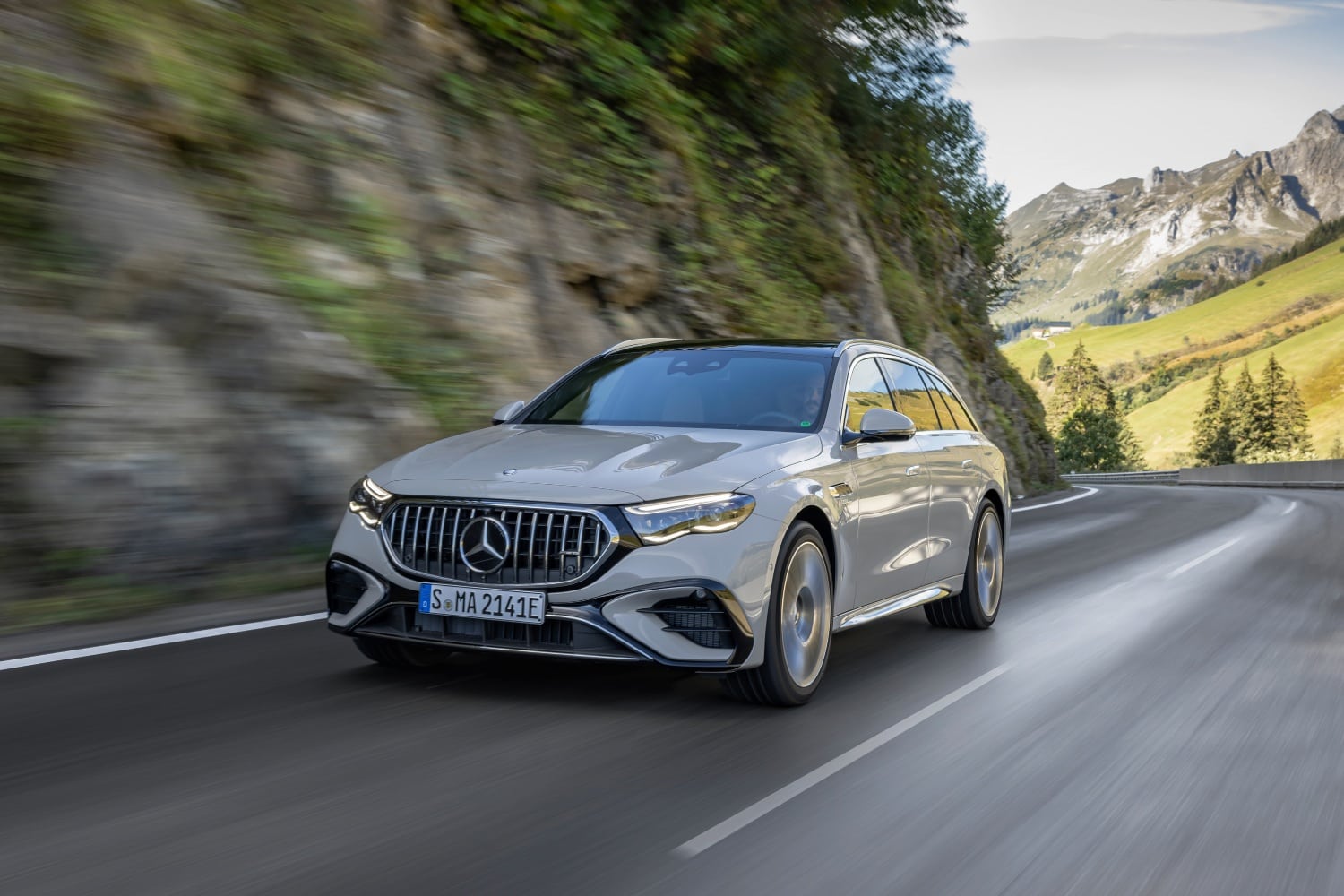 1710178805 266 Pas de reduction des effectifs Mercedes Benz presente le puissant nouveau