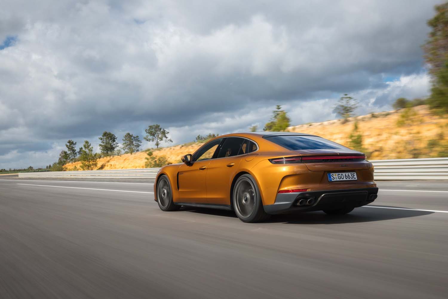 1710405604 584 Nouvelle Panamera Connaissez vous deja la suspension active inhabituelle de Porsche