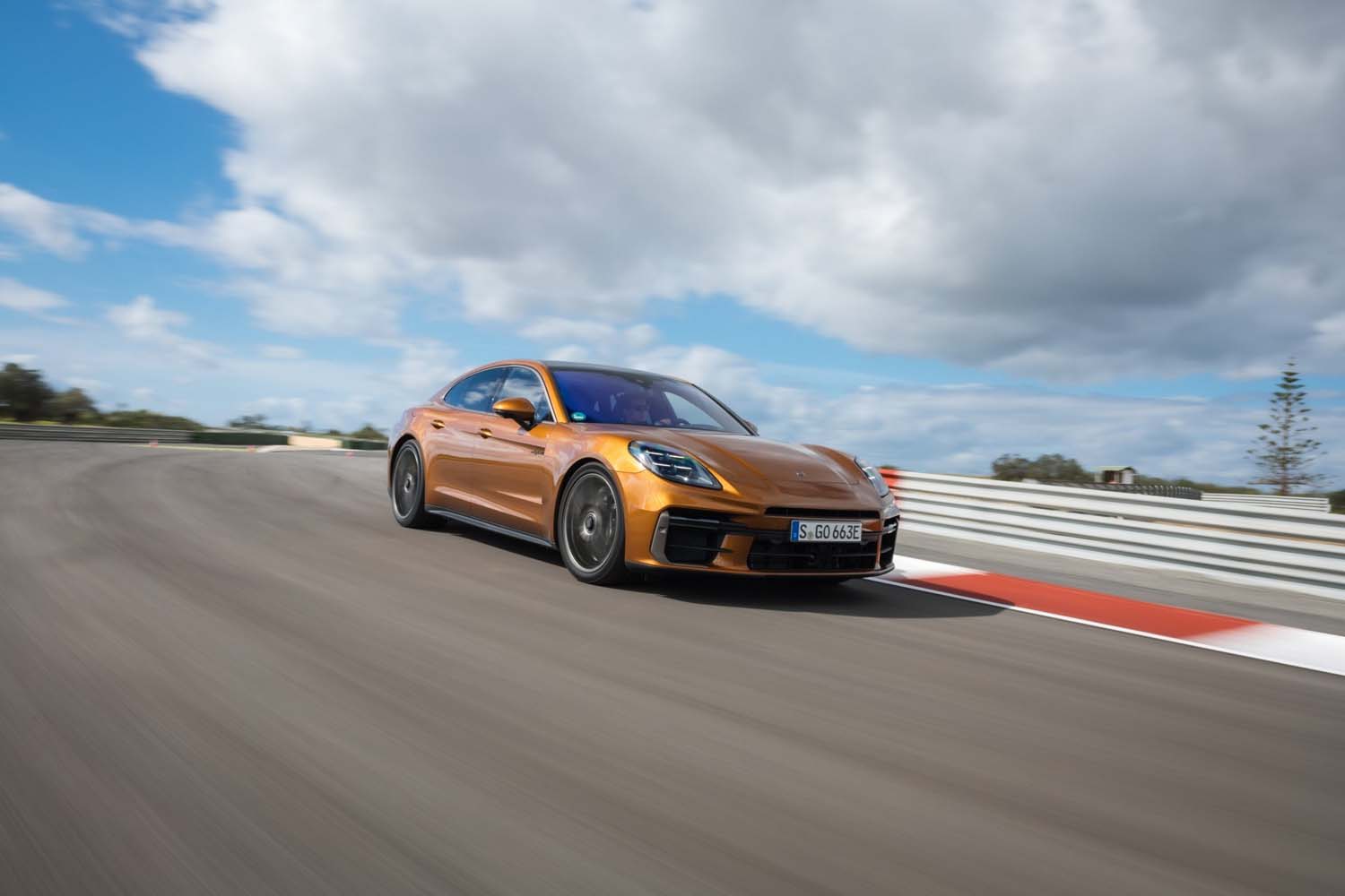 1710405604 935 Nouvelle Panamera Connaissez vous deja la suspension active inhabituelle de Porsche