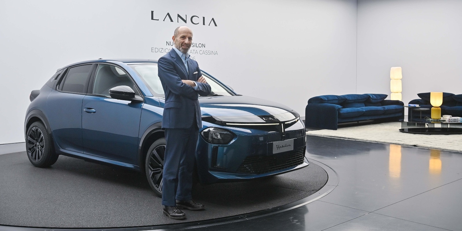 Des rassemblements en vue. Lancia récupère l'emblème HF pour les versions sportives Luca Napolitano, à côté du nouveau Ypsilin. Photo : FabioFerrari/LaPresse