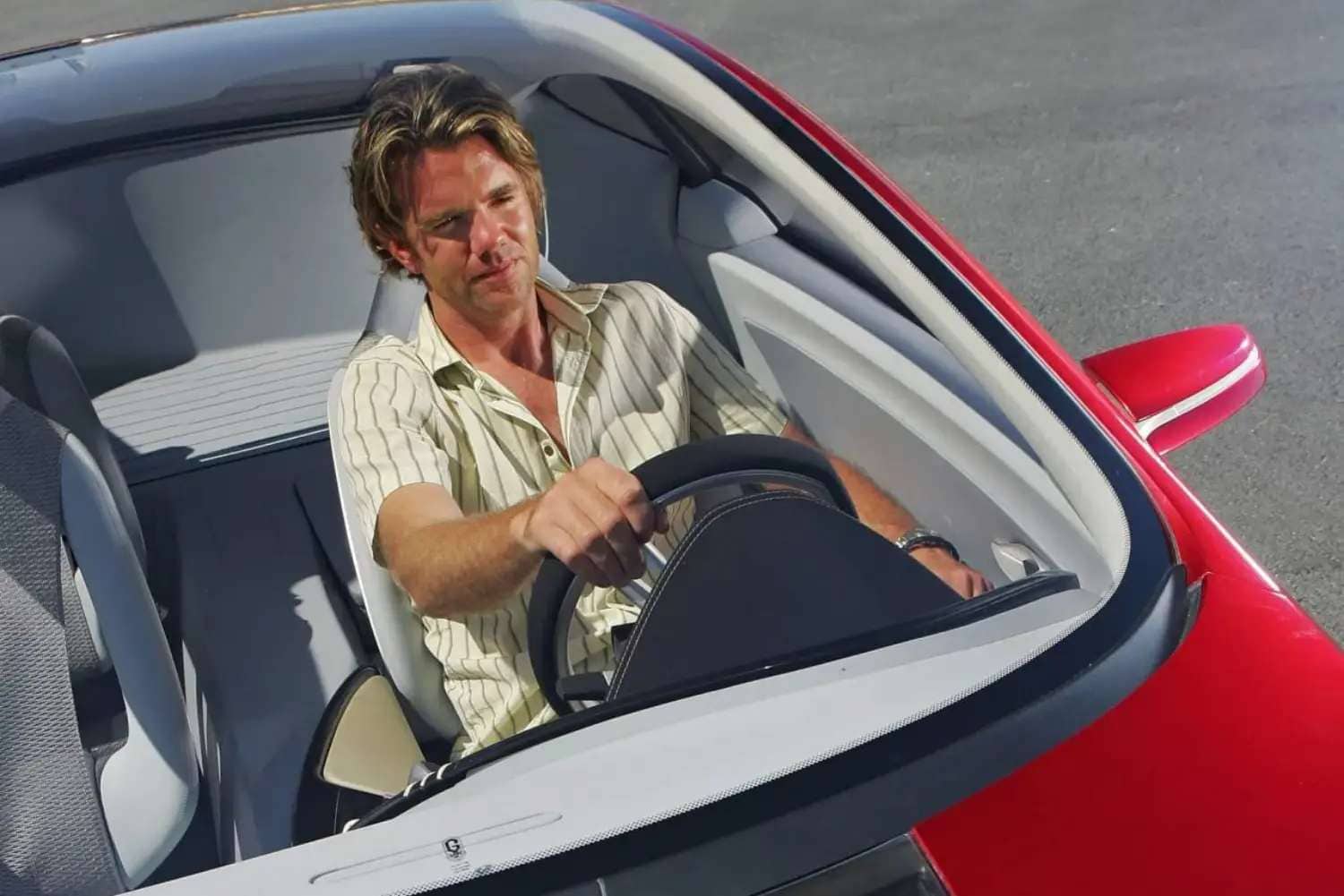 1712312967 290 Le pere de la Tesla Model S a cree lune