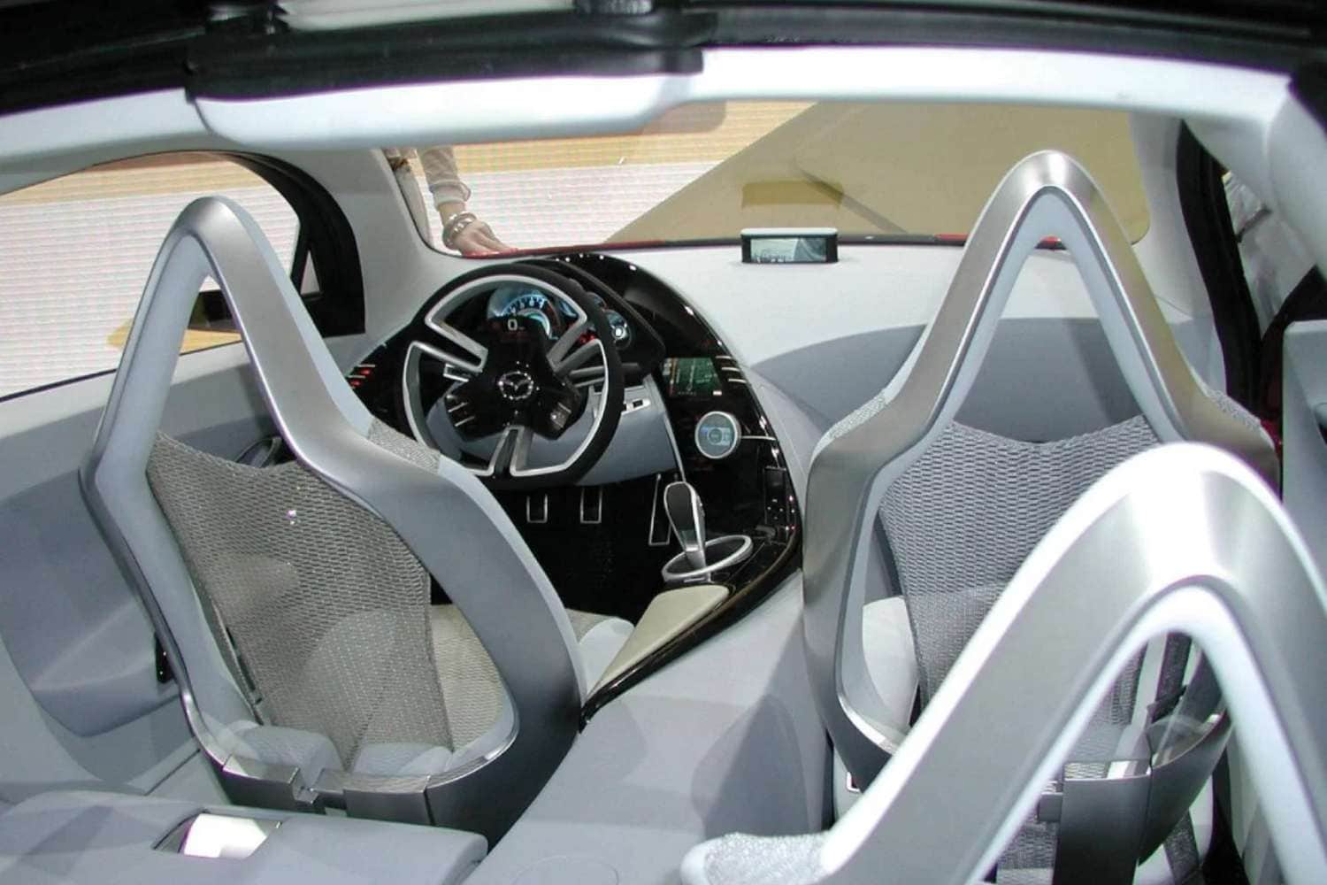 1712312967 590 Le pere de la Tesla Model S a cree lune