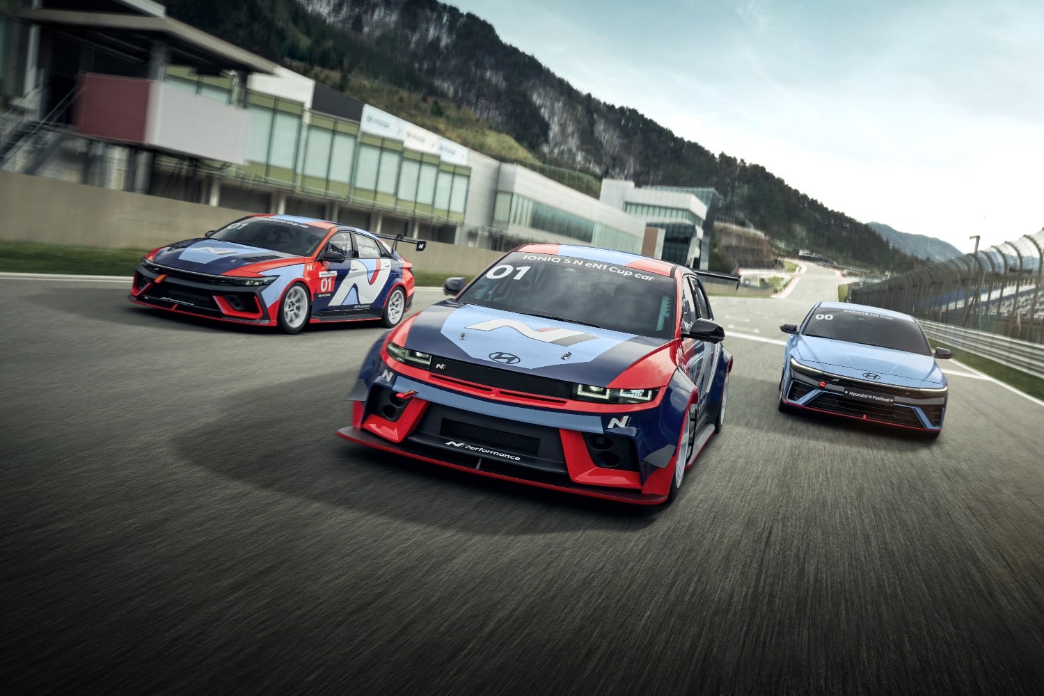 Dans une classe à part. Hyundai Ioniq 5 N a déjà une version de course Les trois « mousquetaires », de gauche à droite : l