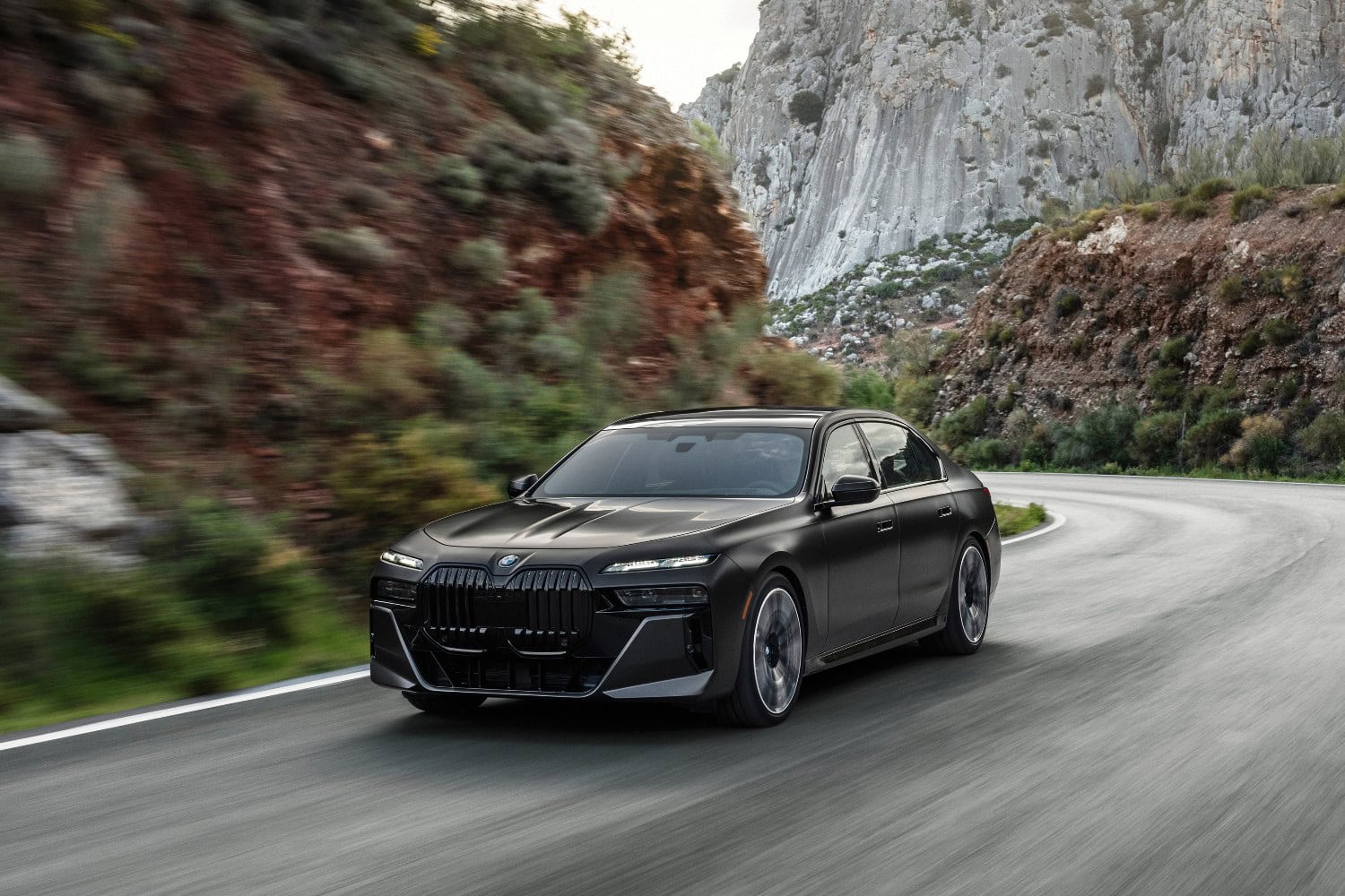 Montez le ton. La Chine menace les marques européennes de droits de douane de 25 % BMW 760i xDrive