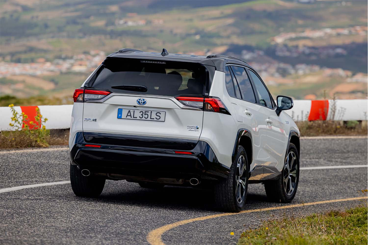 1717496487 66 Rencontrez les cinq generations Le Toyota RAV4 fete ses 30