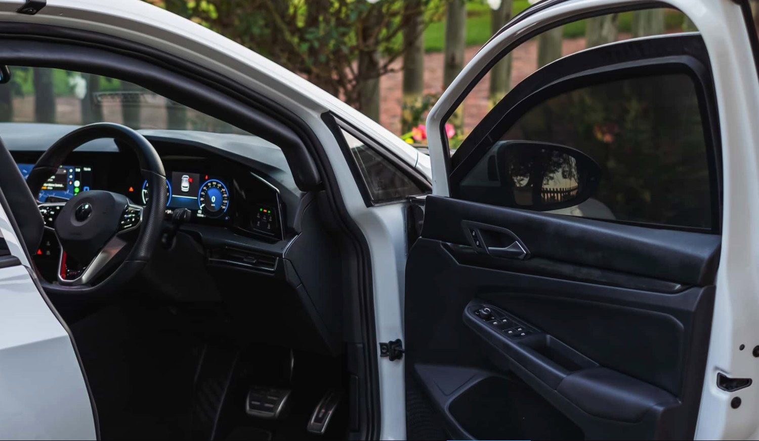 1718212886 572 Voici la premiere Volkswagen Golf GTI anti AK 47