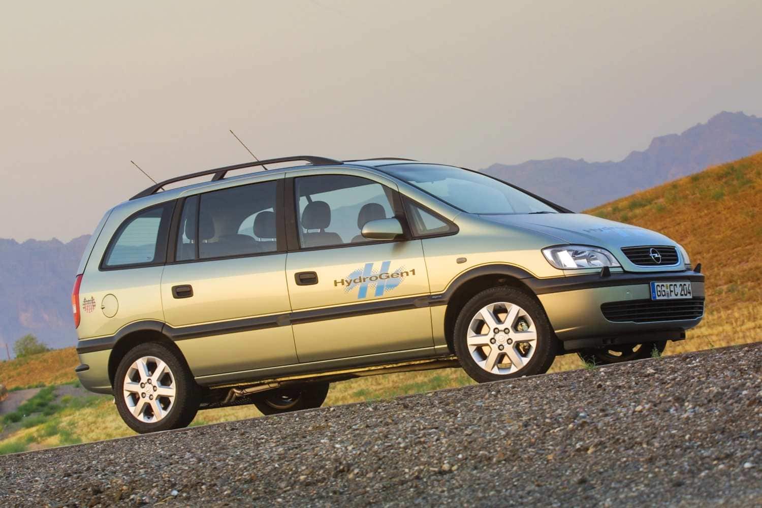 1719570090 926 Opel Le pionnier des mini fourgonnettes fete son 25e anniversaire