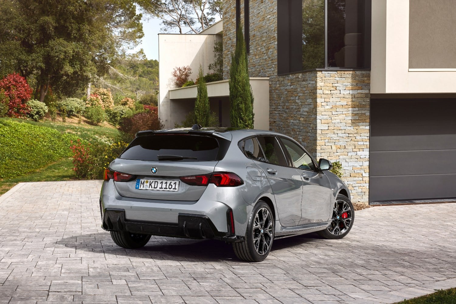 Plus sportif. BMW présente la nouvelle Série 1 sans transmission manuelle BMW120