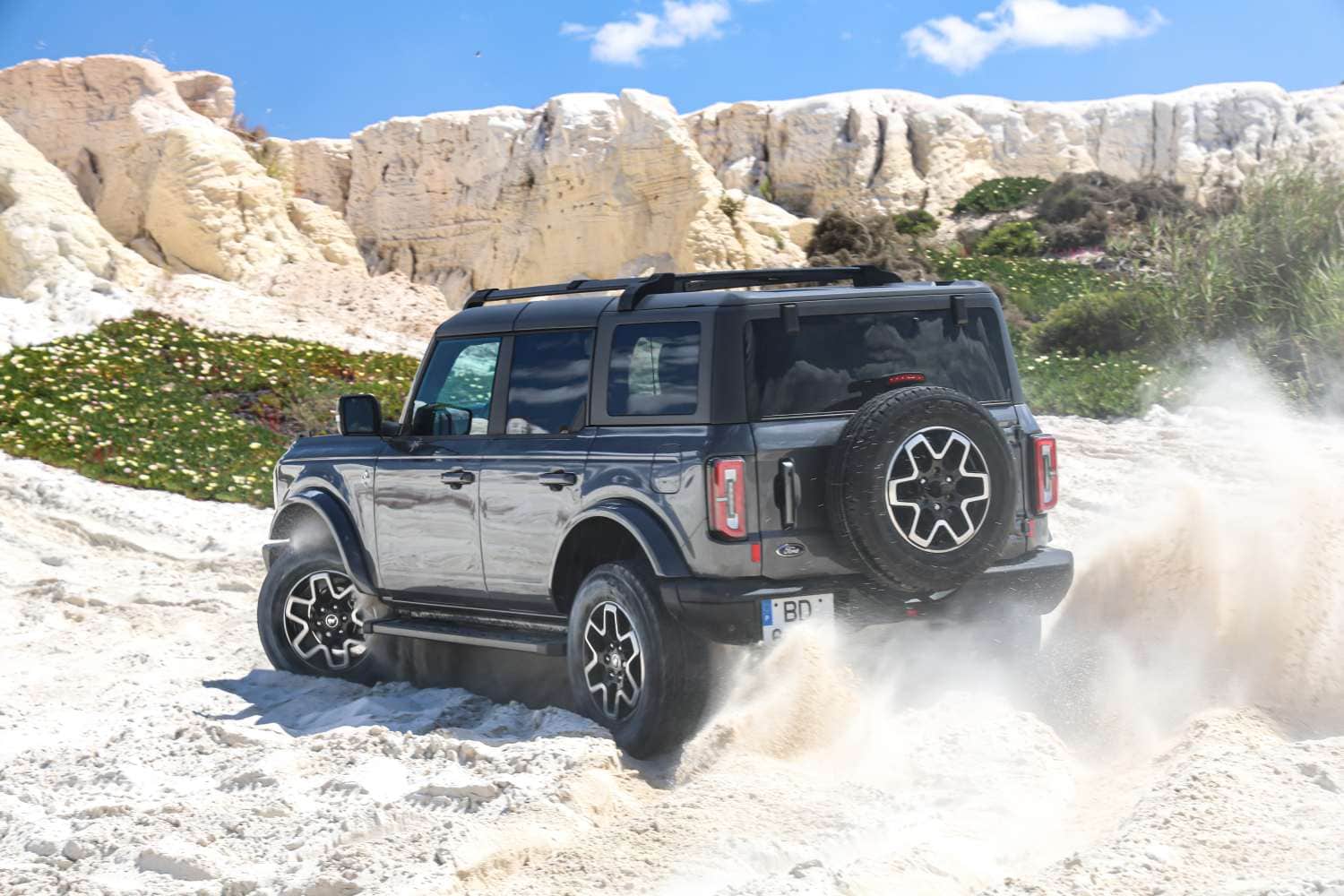 1720606886 862 Ford Bronco Banques exterieures V6 27 EcoBoost La tradition est