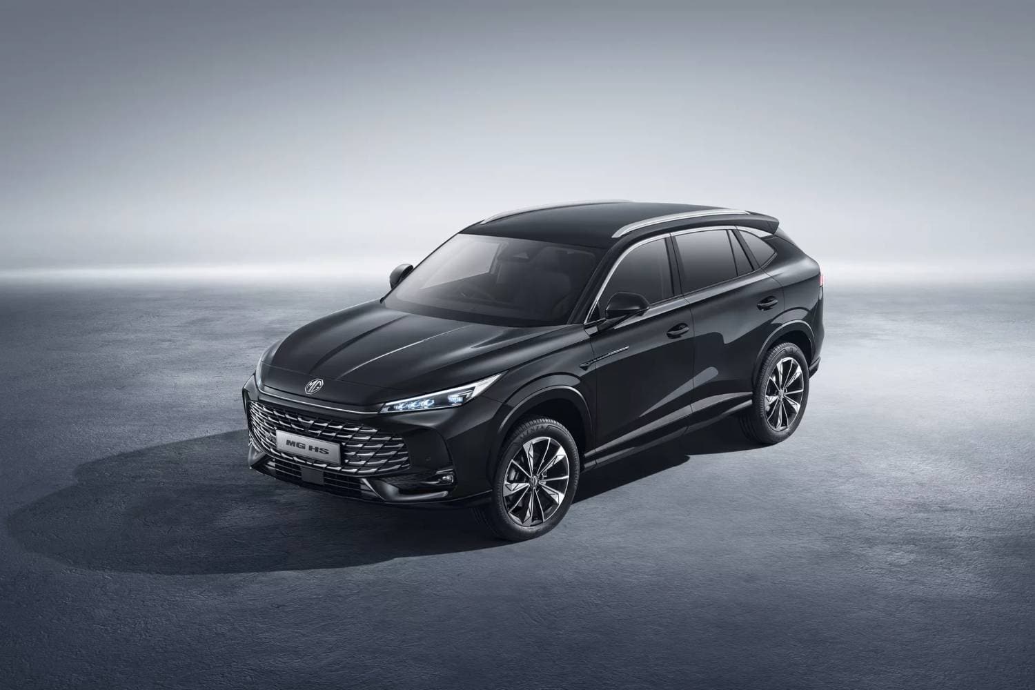 1721031687 732 Rival du RAV4 MG HS a 121 km dautonomie electrique