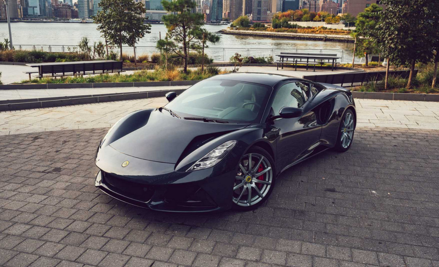 L'Emira aurait été la dernière Lotus à combustion.  Ou du moins jusqu'à ce que vous voyiez...