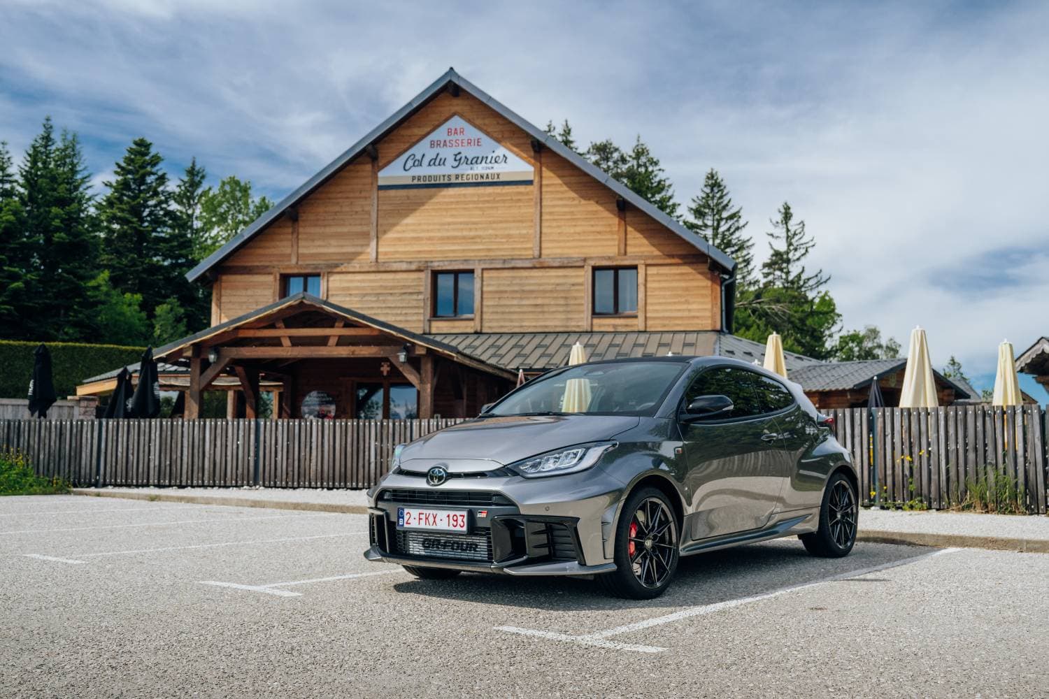 Testé sur piste. La Toyota GR Yaris mise à jour est le bonheur sur roues Teste sur piste La Toyota GR Yaris mise a jour