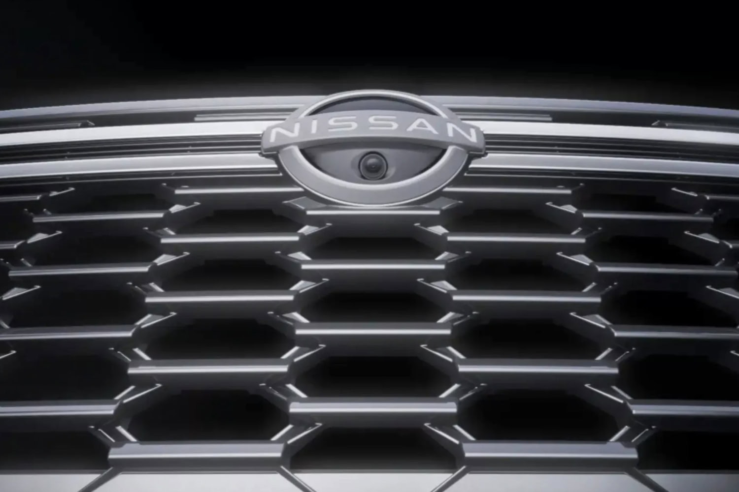 Ce n'est plus du V8. Nissan commence le strip-tease de la prochaine Patrol La nouvelle calandre du prochain Nissan Patrol