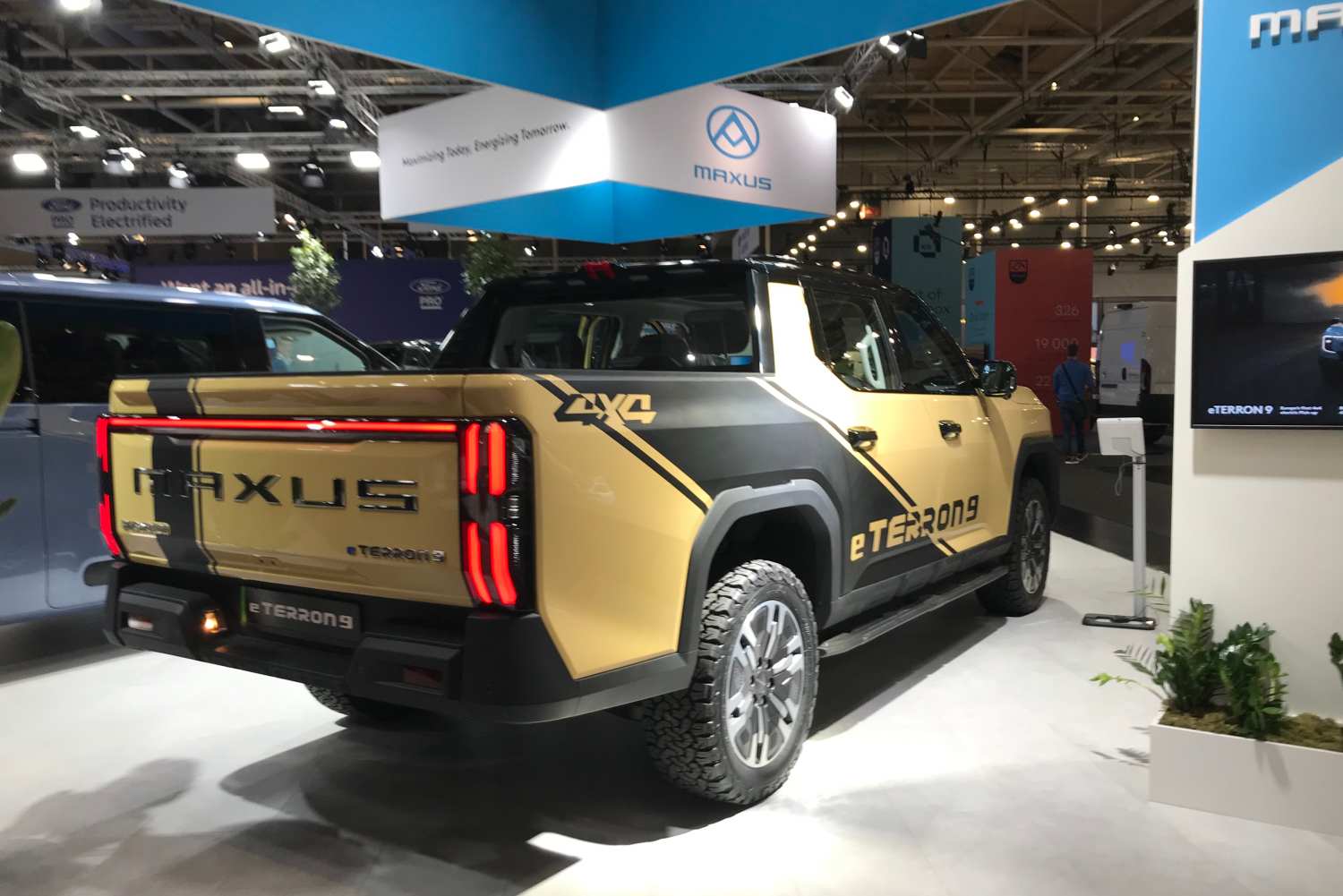 1726734210 980 Maxus lance un pick up electrique 4x4 avec 430 km dautonomie