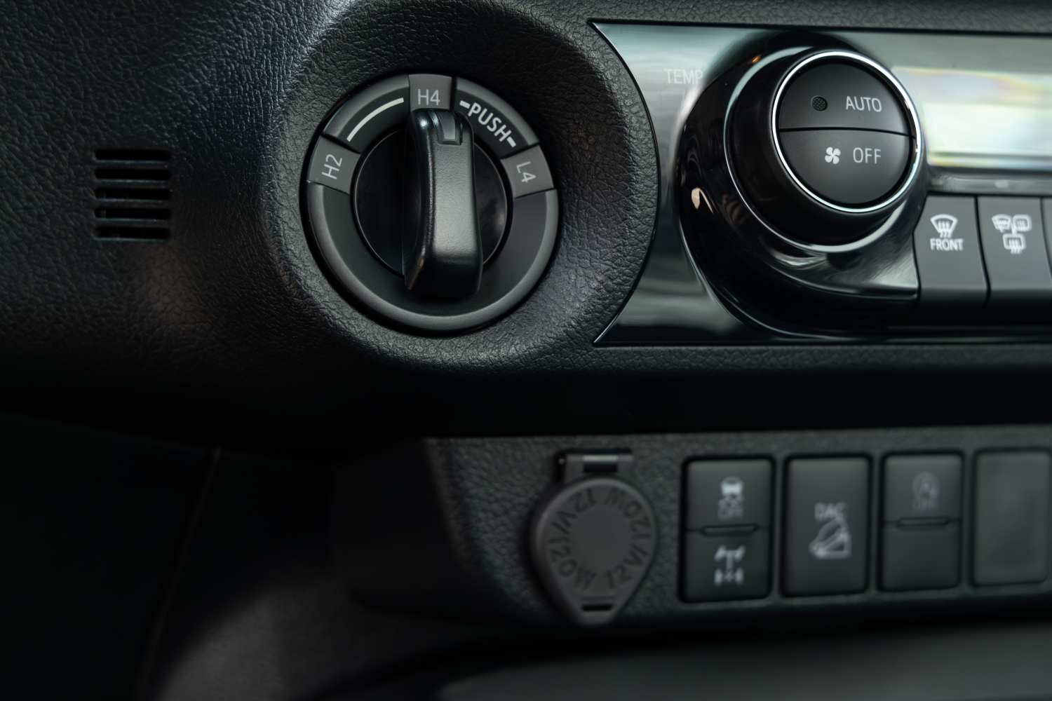 1727108610 53 Toyota Hilux gagne le moteur hybride et perd la boite