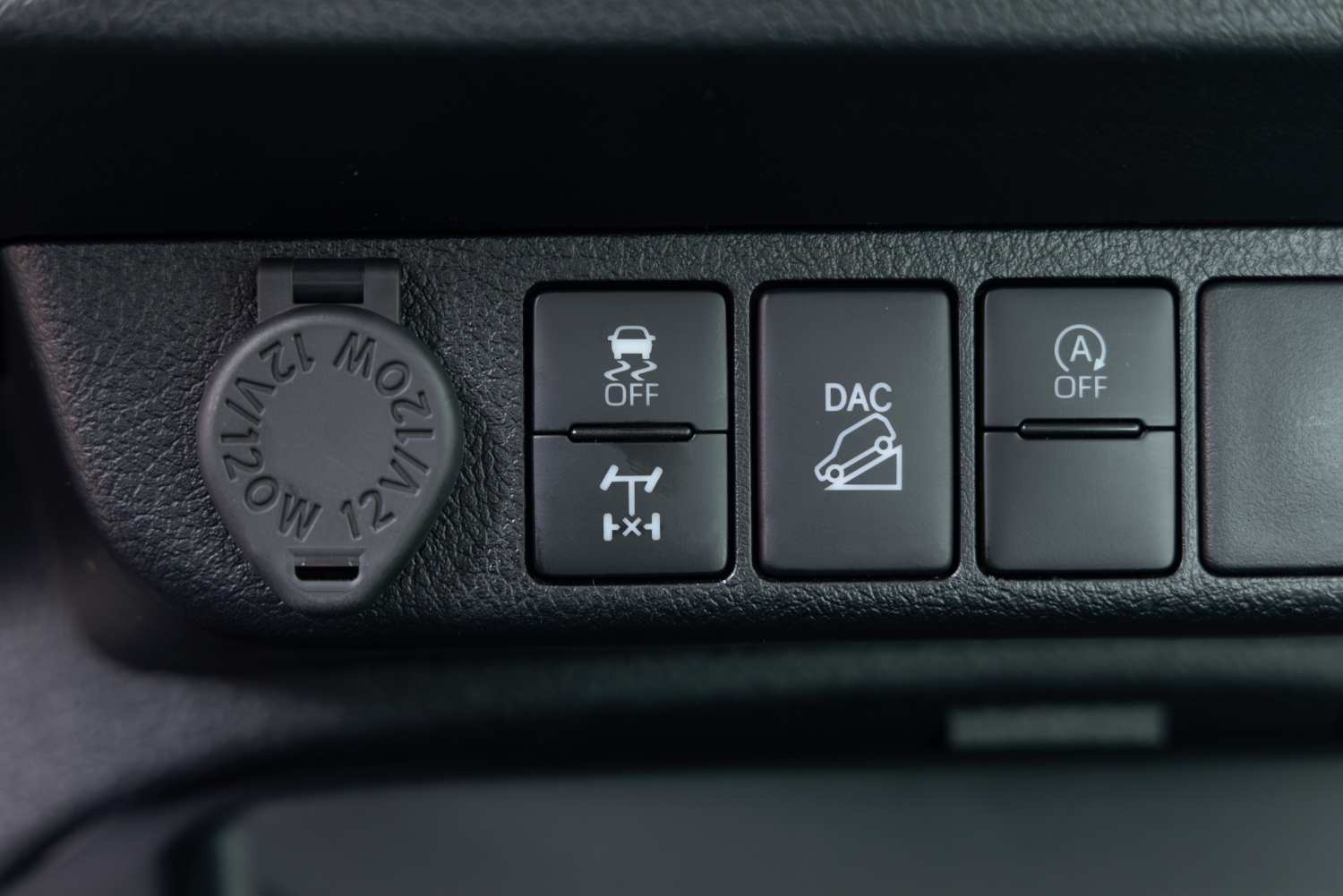 1727108610 975 Toyota Hilux gagne le moteur hybride et perd la boite