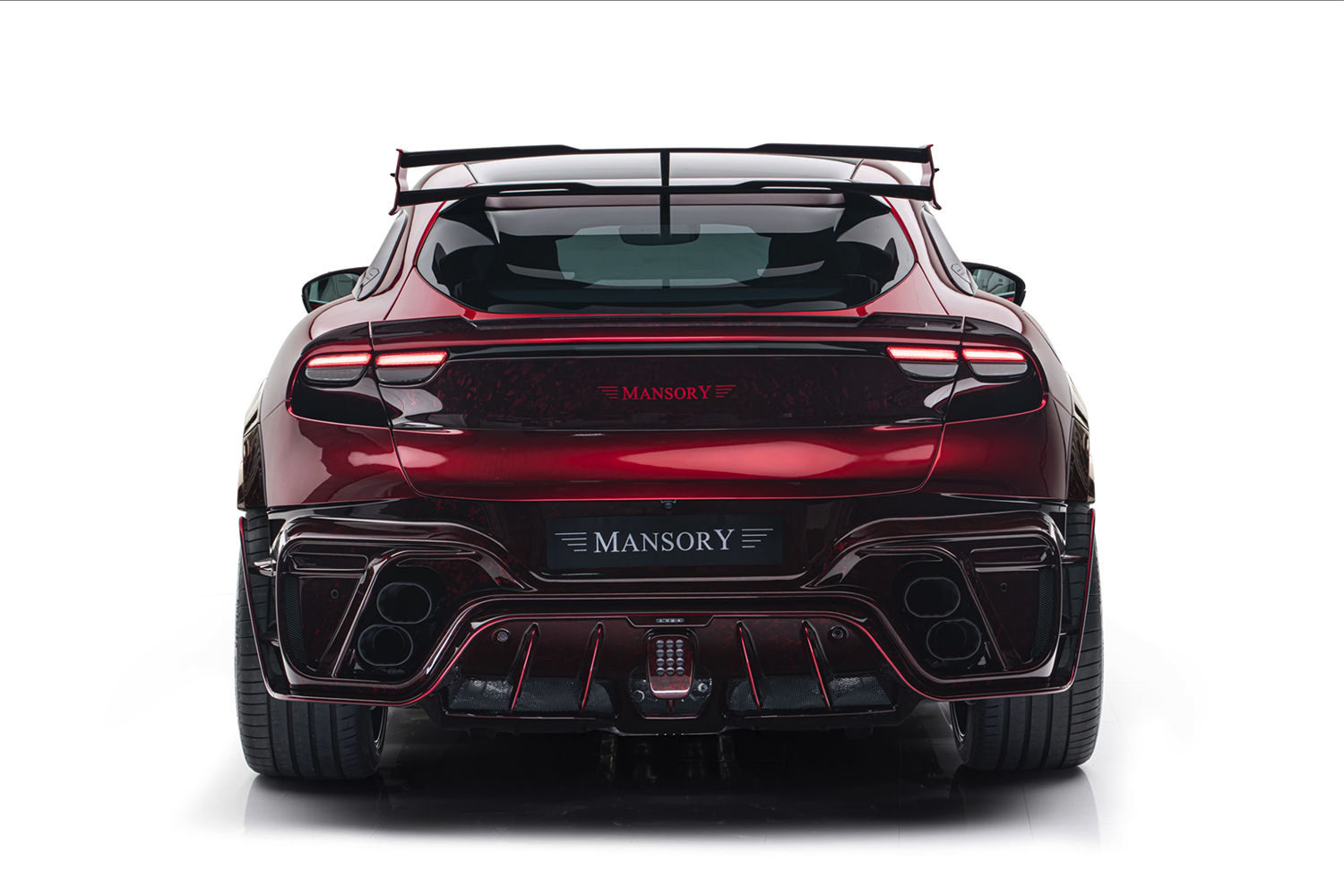 La discrétion est un adjectif que Mansory Pugnator ne connaît pas !...