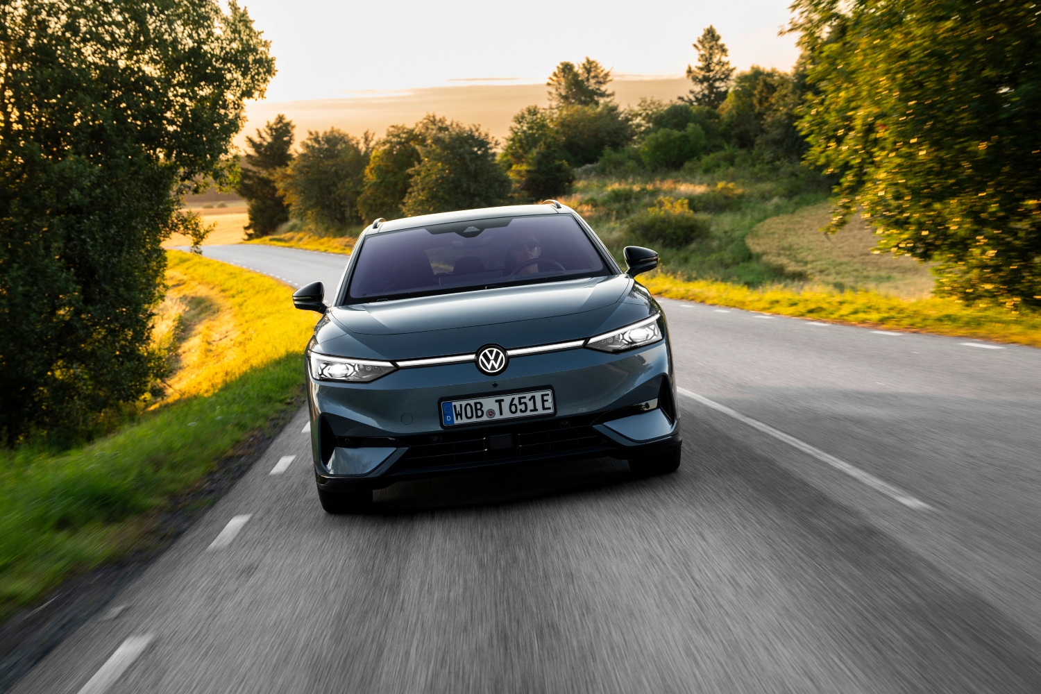 Versions et prix. Volkswagen ID.7 Tourer, c'est l'espace et le confort La Volkswagen ID.7 Tourer est déjà équipée de série d’optiques ID. Matrice lumineuse LED