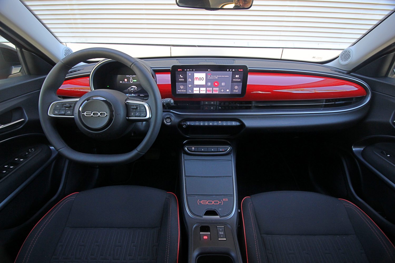 1727864613 100 Fiat 600e Rouge Le charme italien ne fait pas tout