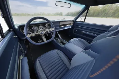 Vous allez adorer ou détester cette Plymouth GTX remplacée par un système électrique Plymouth GTX Electromod - intérieur