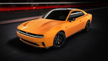 ICE Dodge Charger arrive plus tôt parce que tout le monde veut un moteur