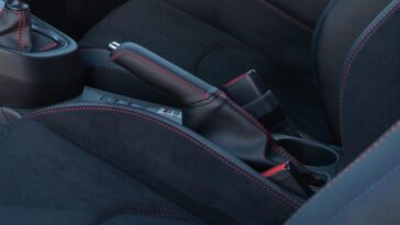 Le frein à main manuel est presque éteint