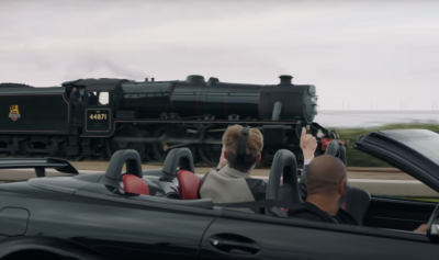 Chris Harris et Francis Bourgeois forment un duo de présentation étonnamment sain Chris Harris et Francis Bourgeois dans une Mercedes CLK DTM AMG Cabriolet