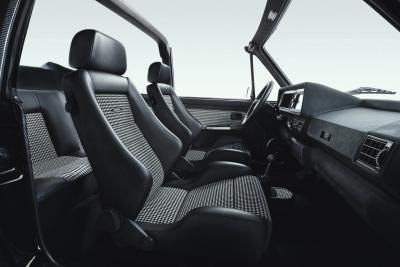 Sièges Recaro dans la Volkswagen Golf Cabriolet Mk1
