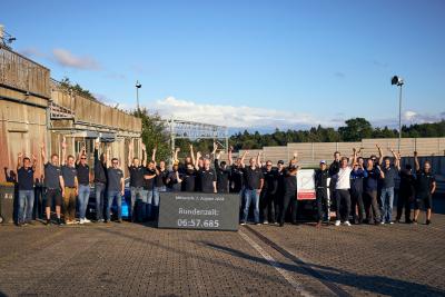 La Ford Mustang GTD est la voiture américaine la plus rapide jamais réalisée sur le Nürburgring L’équipe Ford Mustang GTD célèbre le Nürburgring
