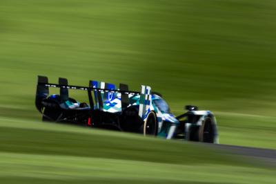 Profitez de 15 minutes de bruit glorieux de l’Aston Martin Valkyrie V12 Spec Le Mans Aston Martin Valkyrie AMR-LMH - arrière