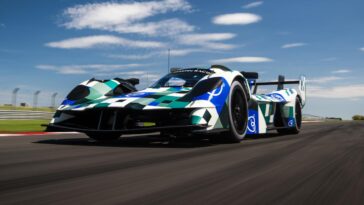 Profitez de 15 minutes de bruit glorieux de l’Aston Martin Valkyrie V12 Spec Le Mans