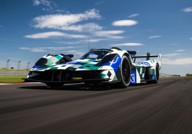 Profitez de 15 minutes de bruit glorieux de l’Aston Martin Valkyrie V12 Spec Le Mans Profitez de 15 minutes de bruit glorieux de l’Aston Martin Valkyrie V12 Spec Le Mans