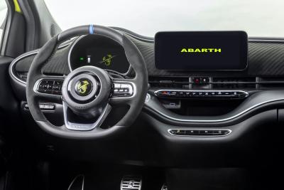Abarth 500e - intérieur