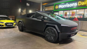La police de Manchester saisit un cybertruck Tesla illégal au Royaume-Uni