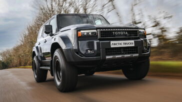 Arctic Trucks a rendu le Toyota Land Cruiser encore plus costaud
