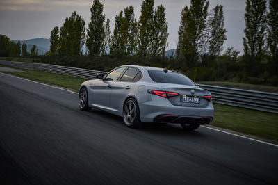 Suivant Alfa Romeo Giulia pour abandonner le corps de la salon traditionnelle Alfa Romeo Giulia - arrière