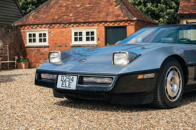 10 voitures raisonnablement bon marché avec des phares pop-up