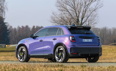 Abarth 600E Scorpionissima - arrière