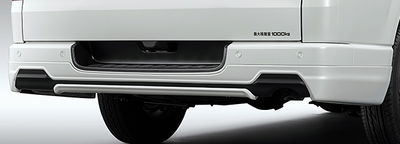 Même la Toyota Hiace a maintenant des pièces de course Gazoo Toyota Hiace - pare-chocs arrière GR