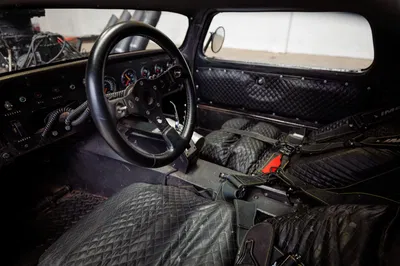 Carmageddon personnalisé Chevrolet C10 - intérieur