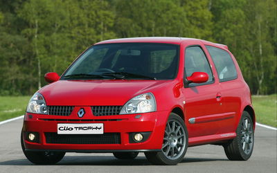 Les experts disent que ce sont les voitures classiques les plus populaires de l'année dernière Trophée Renault Clio 182